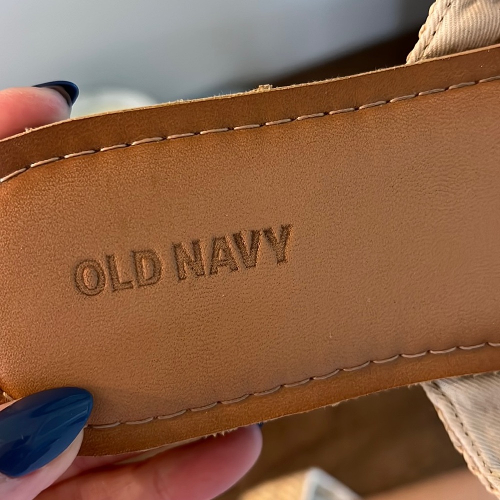 Old Navy Flats 8 - Picture 4 of 6